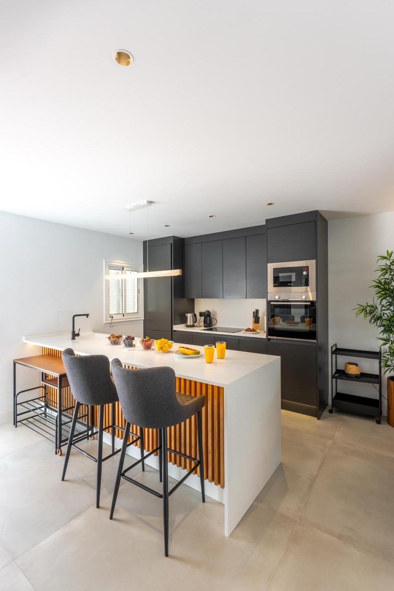 Designer Loft With Pool, With Gigantic Terrace And Private Parking & In The Centre *
